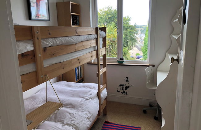 5 Bed House - Sleeps 15 - Pets - Garden - Parking - Foto 3