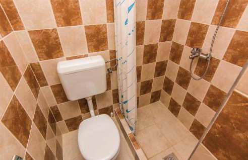 Six-Bedroom Holiday Home In Donje Rastane - Foto 36