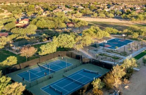Phoenix Home with heated pool, desert views & hot tub - Foto 33