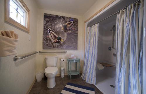 C21, Three bedroom, three bath log-sided, luxury Harbor North cottage with hot tub cottage - Foto 47