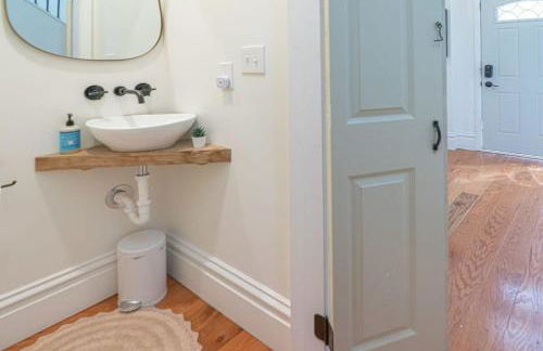 Spacious and Cozy St Louis Gem ABODEbucks - Photo 14