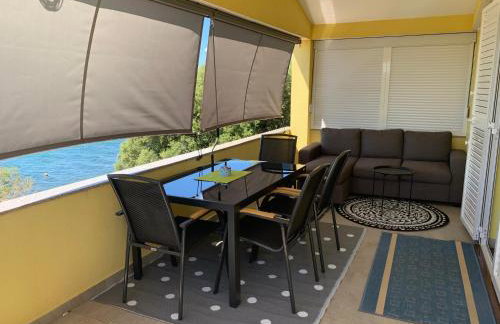 Beachfront Apartment Live - Photo 7