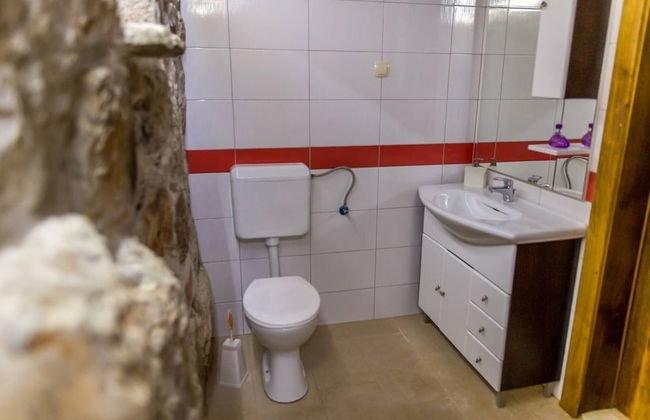 Stonehouse Marina - Estate With A Two Private Pools - Photo 19