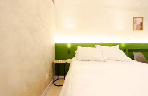 Flat com Varanda e área Privativa - Foto 7