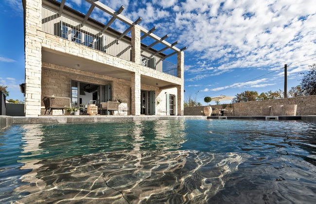 Villa Renata With Sauna Private Pool Jacuzzi - Photo 1