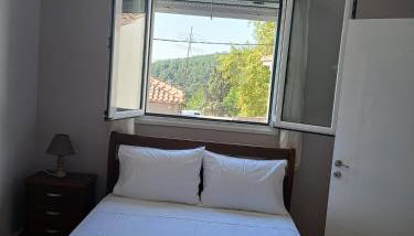 Toula's House - Photo 5