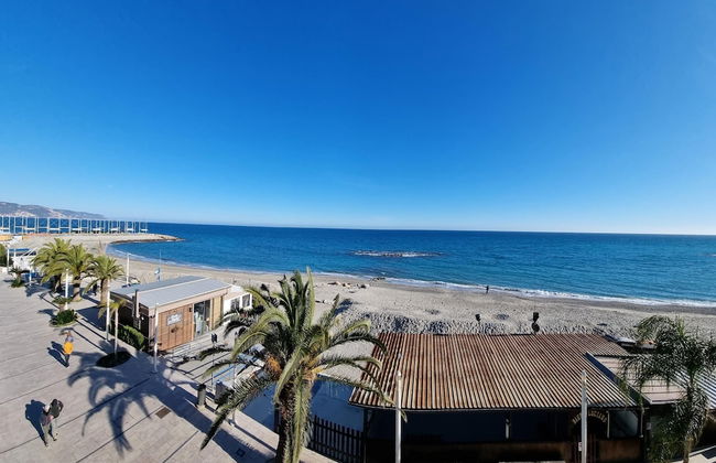 Tre Balconi Sul Mare Beach - Foto 15