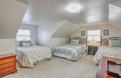 Game Room, Yard, Deck and Fireplace Lakeside Home - Foto 18