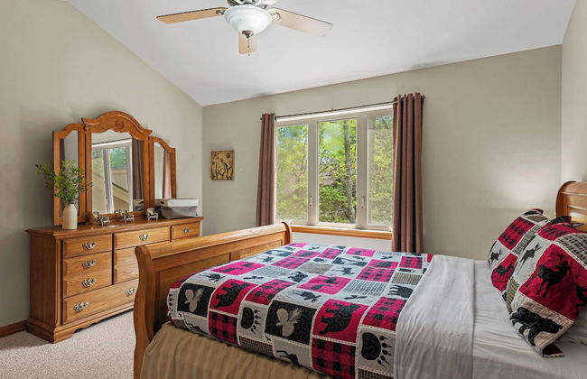 Mountain Hideout by Avantstay Game Room + Deck - Foto 8