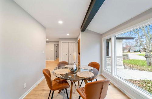 Spacious 5BR Family Home Near ISU & Attractions - Foto 7