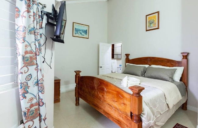 Loft - Sleeps 4 - Parking - Balcony - Photo 2