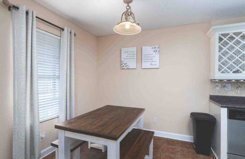 Convenient to campus and The Square - Foto 14