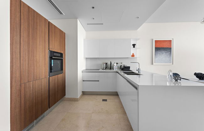 WelHome - Seaside Serenity: Spacious 1 BR in Maritime City - Photo 11