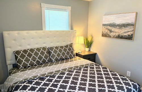 Nice house with private parking, king bed fenced yard - Foto 55