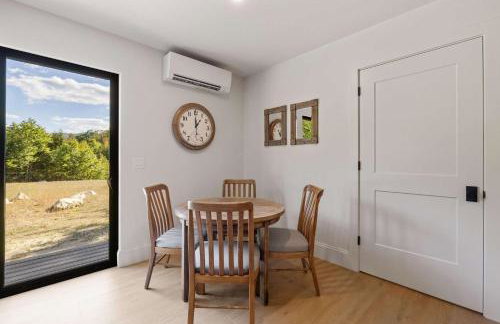 Le Petit Flat - 2 Bed 1 Bath One Level Apartment - Foto 17