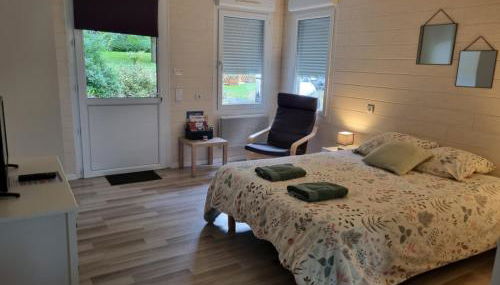 Les Chalets de SAUMUR, Piscine & Parc boisé, 100m du CadreNoir - Foto 3