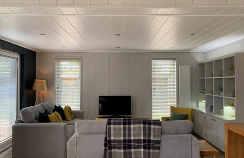 The Retreat, Strawberryfield Park - Photo 9