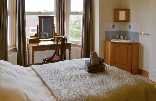 Pembroke House - Photo 13