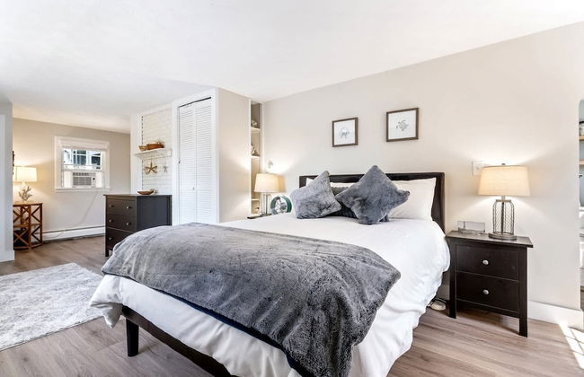 Beachwood Getaway Sleeps 10! - Photo 3