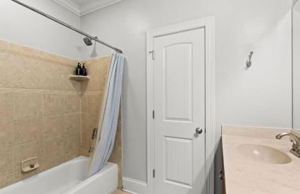 Lakefront 6bdr, Priv Dock, Game Room, Firepit Jake's Lake House by Avantstay - Foto 100