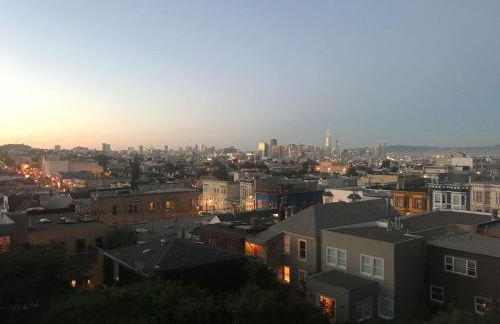 Beautiful Cottage, hot tub, in great neighborhood - Foto 13