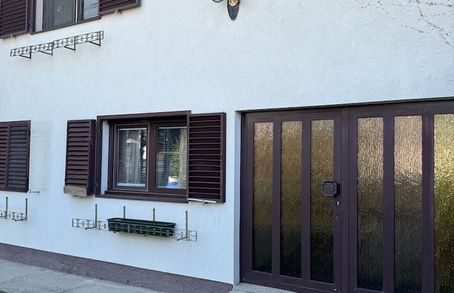 2 Bedrooms, 2 Baths House With a Living Room & an Upstairs Reception rea - Photo 18