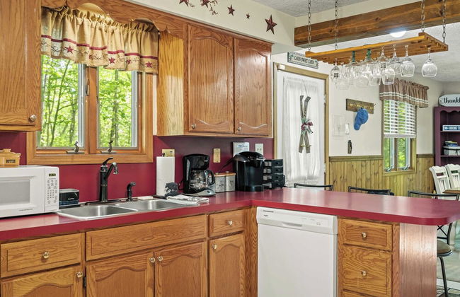 Shady Pines by Avantstay Enclosed Porch, Game Rooms, & Lake/beach Access! - Foto 8