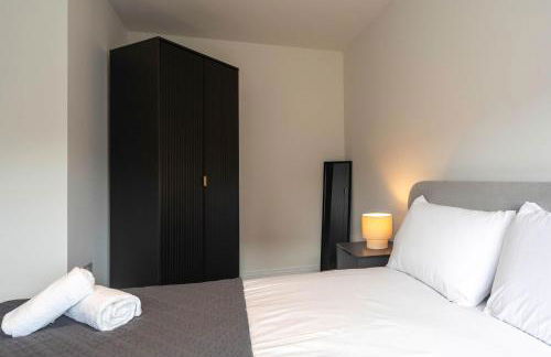 Modern 1 Bed Apartment in Gravesend w Games Room - Foto 17