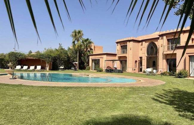 Superb Villa With 2 Private Pools Hammam and Tennis Court - Foto 2