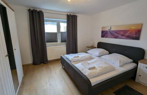 Moderne Ferienwohnung für bis zu 6 Personen - Netflix, PS4, Zentrumsnähe und mehr in Celle - Foto 3