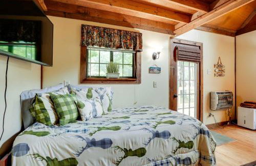 Cozy Georgia Abode with Deck, Fire Pit and Lake Access - Foto 8