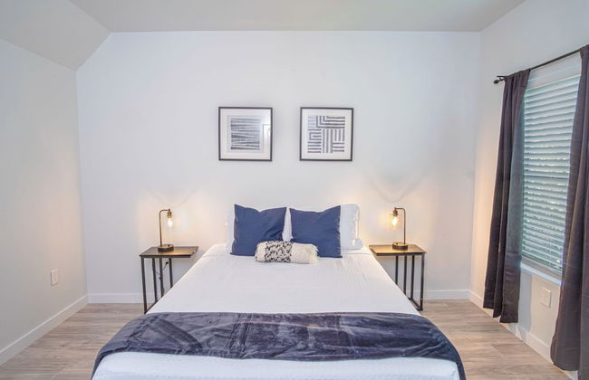 Spectacular 3 BR Plus 2 and a Half BA Apt Near Downtown - Foto 6