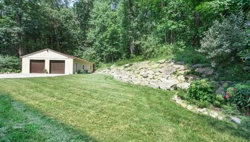 Large Private House on 5 Wooded Acres. Total Privacy! - Photo 4, Garden