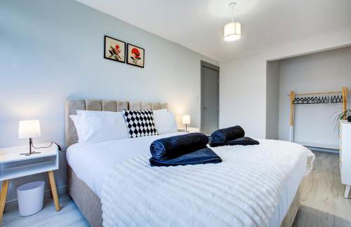 Modern 2 Bed in High Wycombe by ARP Homes, Ideal for Families or Business, Free Parking - Foto 14