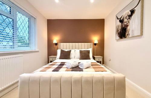 Winter Getaway - Luxury Bungalow w Games Room - Photo 2