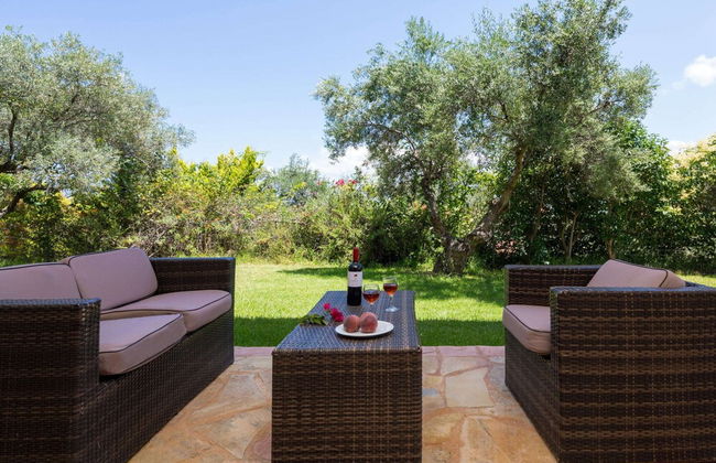 Villa in Tavronitis With Pool & Stunning Views - Photo 28