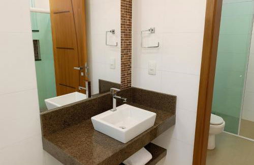 Suíte com Vista para o Lago em Capitólio em Escarpas do Lago - Foto 7