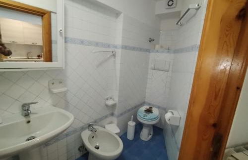 Ischia Ponte Romantic Apartment in the Historical Center and Near the sea - Photo 16