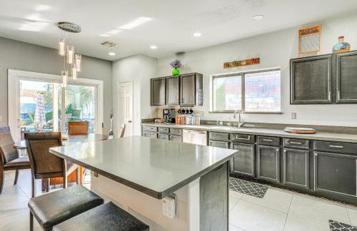 Family Home with Community Perks in Peoria - Foto 13