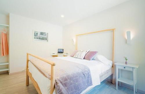 Exclusive quietness in the heart of Madrid with Public Parking, Breakfast, 2 bathrooms - Photo 3