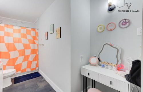 The Moose #10 - Stylish Loft with King Bed, Free Parking & Wi-Fi - Foto 8