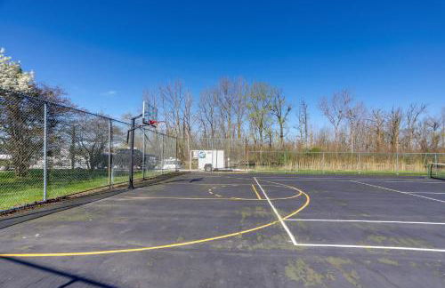 Boat Slip and Pool Access Oak Harbor Haven! - Foto 25