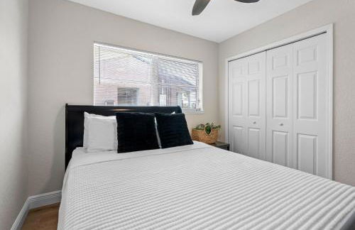 Stunning Tampa Stay Prime Location & Comfort! - Foto 33