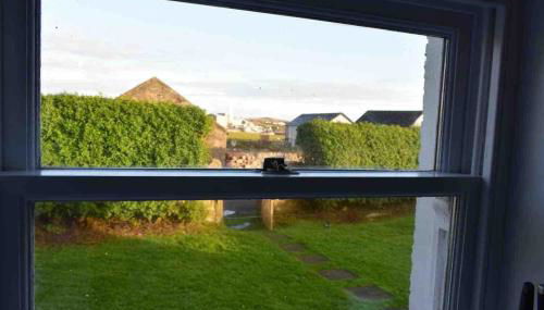 Upper Imeraval Cottage Sleeps 6 Pet-Friendly - Foto 3, Garden