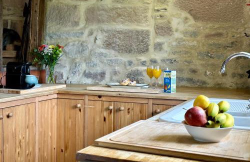 Derbyshire Chapel for 6 at Harthill Hall private hot tub 8am - 10pm plus private daily use of indoor pool and sauna 1 hour - Photo 4