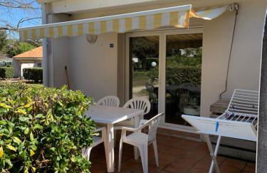 Maisonnette La Coti H5 avec piscine intérieure chauffée, accès plage à pied - Foto 1