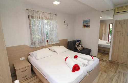 Seaside Apartments Hrka - Studio Apartment with Terrace and Sea View 3 - Foto 16