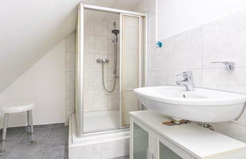 Monteurapartment I 12 Betten I Küche I Waschmaschine I Balkon I Nieder-Klingen - Foto 20