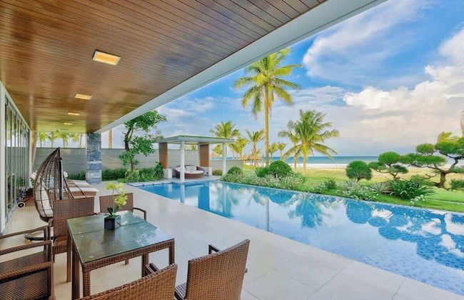Luxe 6BR Beachfront Villa: Group Getaway Haven - Foto 17