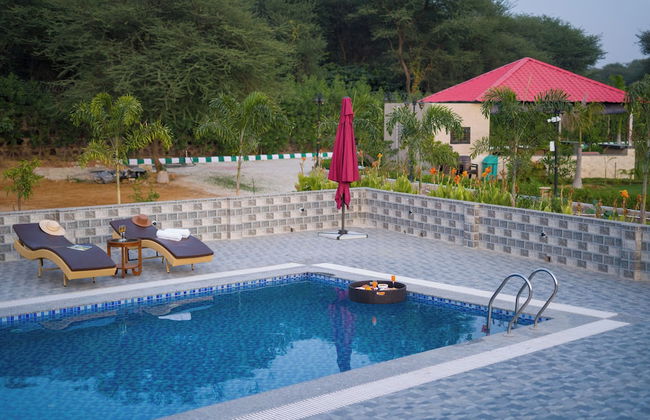 ELIVAAS 5 BHK With Pvt Pool - Zenora - Foto 64